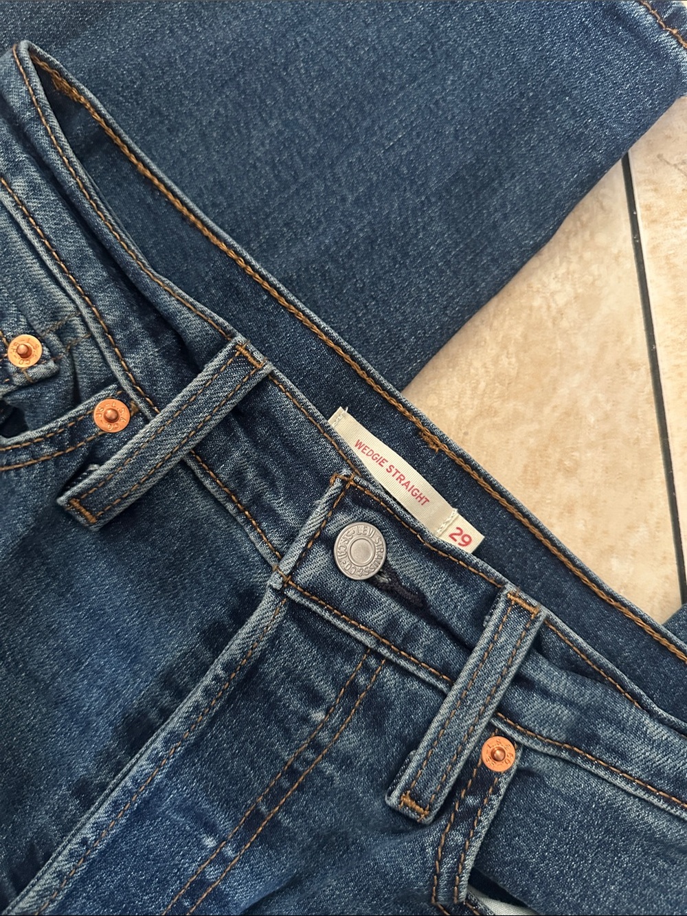 Levi’s Wedgie Straight Jeans - Picture 4 of 5